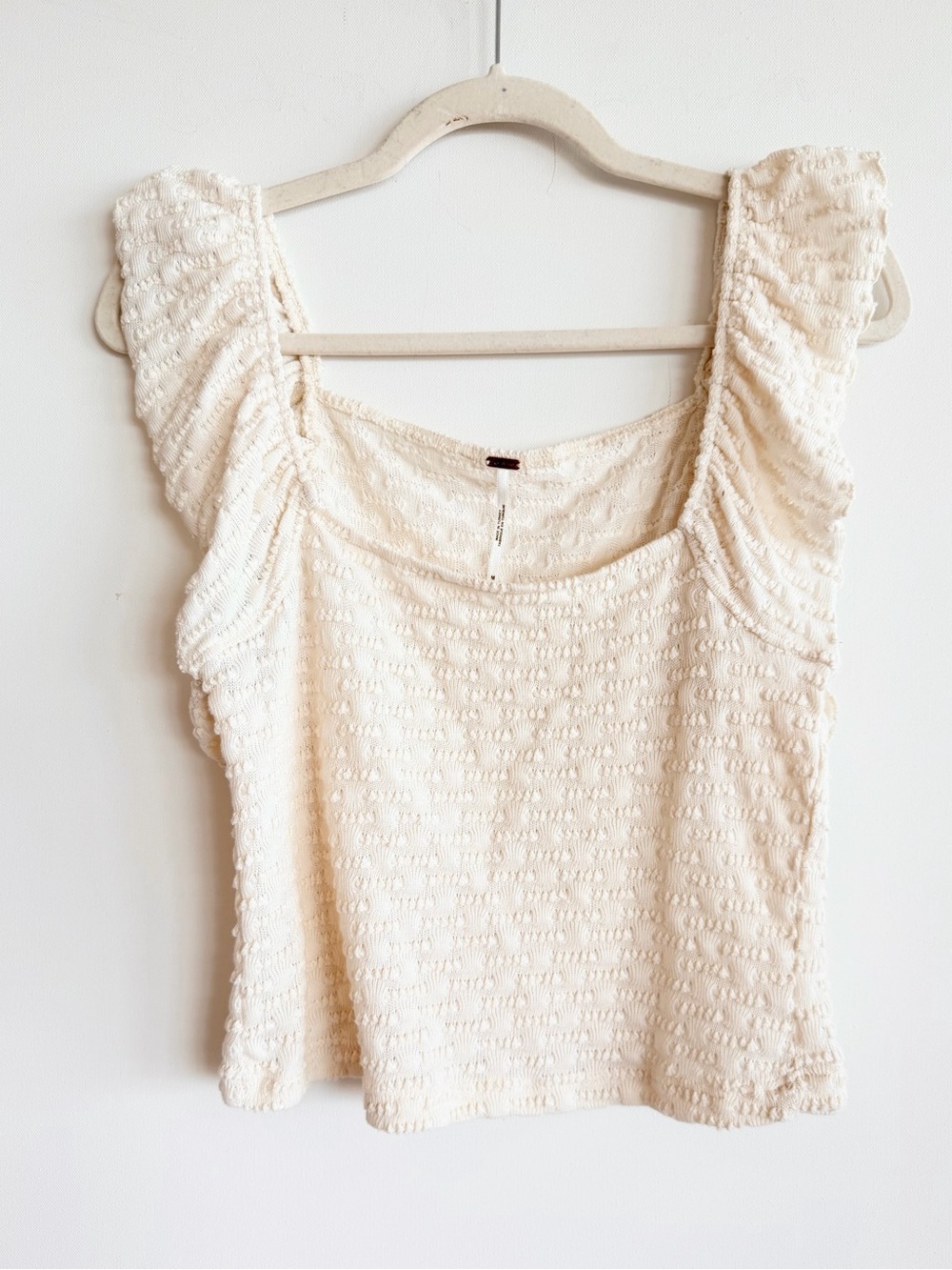 Free People ivory textured ruffle sleeve crop tank, size M